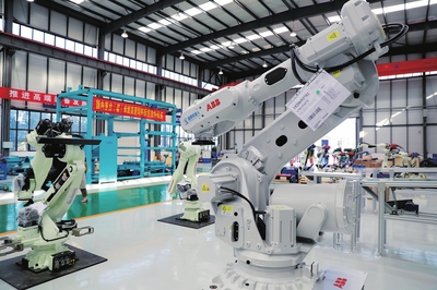 項(xiàng)目建設(shè)風(fēng)生水起高質(zhì)量發(fā)展闊步前行 新材料技術(shù)研發(fā)