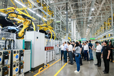 寧德時(shí)代攜手問界構(gòu)建“廠中廠”模式，以新材料技術(shù)研發(fā)加速動(dòng)力電池產(chǎn)能擴(kuò)張